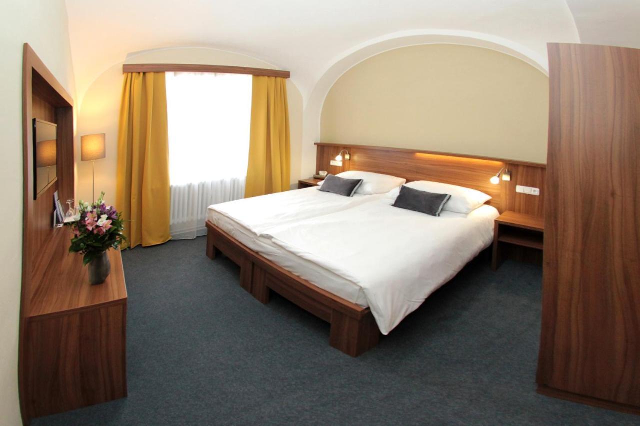 Hotel Baltaci Stary Zamek Napajedla Exterior foto