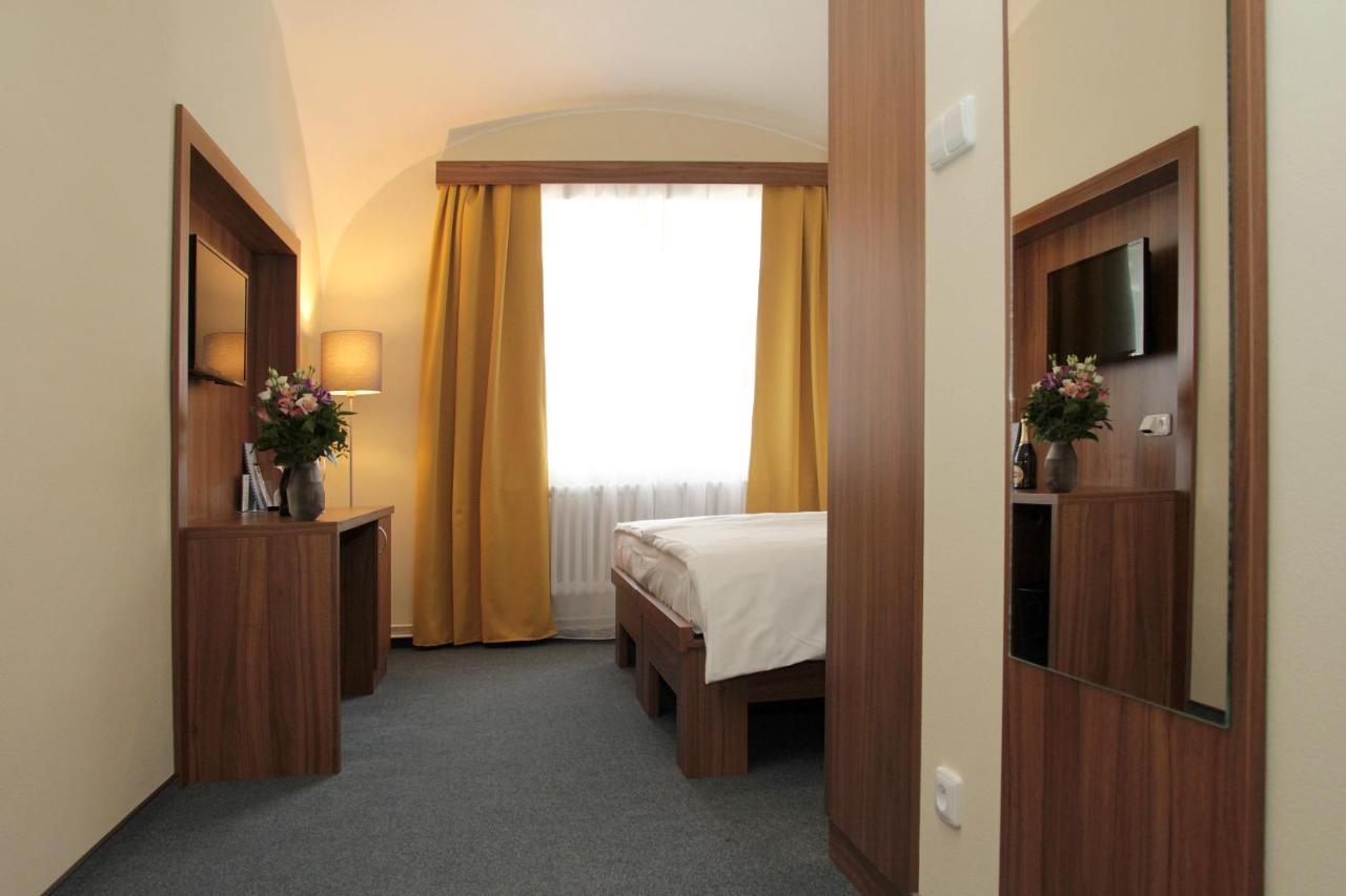 Hotel Baltaci Stary Zamek Napajedla Exterior foto
